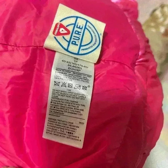 COPY - NWT HOT PINK GAP big  puff croped jacket - Picture 4 of 5